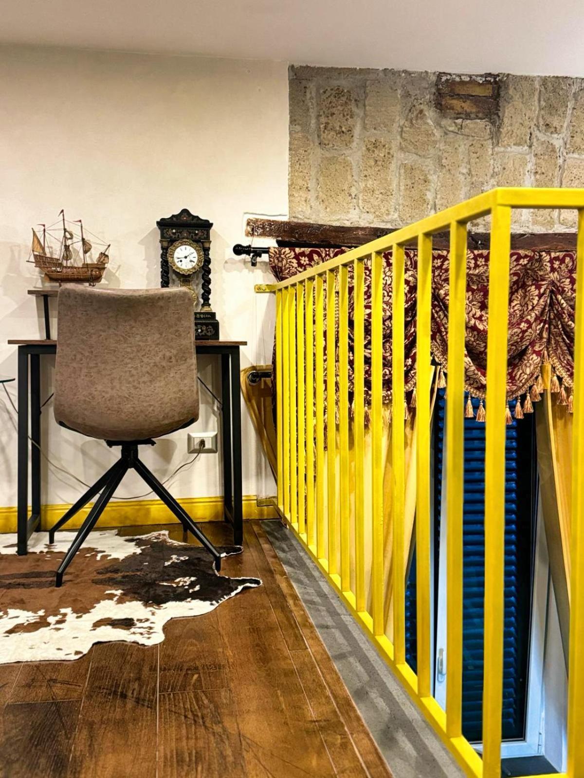 Carlito'S House- Un'Intera Casa Al Centro Storico Lejlighed Napoli Eksteriør billede
